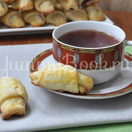 Рецепт дрожжевых рогаликов с повидлом