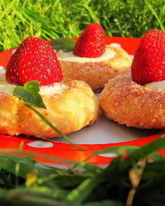 Творожное печенье с клубникой