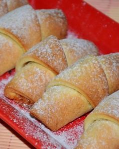 Творожные рогалики с ореховой начинкой