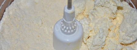 творожные рогалики с ореховой начинкой. Шаг 3