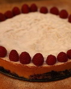 Бисквитный пирог с ежевикой и голубикой