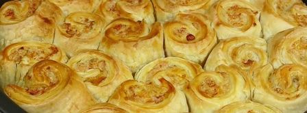 пирог разборный из рулетиков с фаршем и сырным соусом. Шаг 6