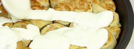 пирог разборный из рулетиков с фаршем и сырным соусом. Шаг 9