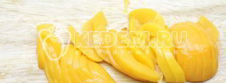 пирог с консервированными абрикосами в духовке. Шаг 5