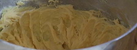 пирог с персиками и взбитыми сливками. Шаг 3