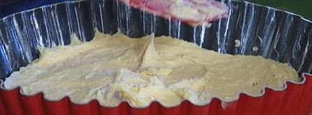 пирог с персиками и взбитыми сливками. Шаг 4