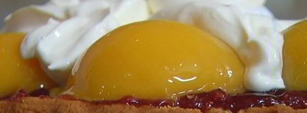 пирог с персиками и взбитыми сливками. Шаг 9