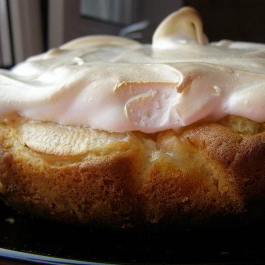 Рецепт пирога с творогом, яблоком и нежным суфле