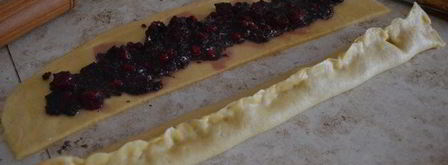 сдобный пирог с вишнями и маком. Шаг 17