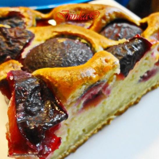 Рецепт сметанного пирога со сливами