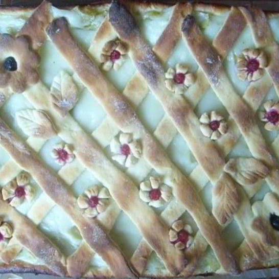 Рецепт творожно-дрожжевого пирог с ревенем и ванильным кремом