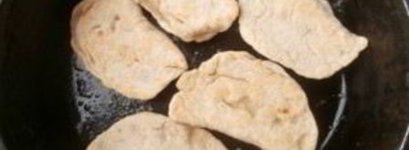 быстрые пирожки на сковороде. Шаг 5