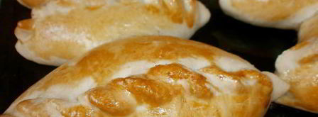 дрожжевые пирожки с творогом и клубникой. Шаг 13