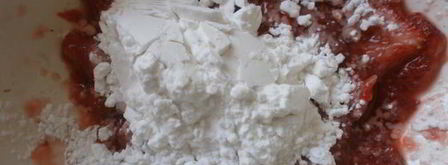 дрожжевые пирожки с творогом и клубникой. Шаг 3