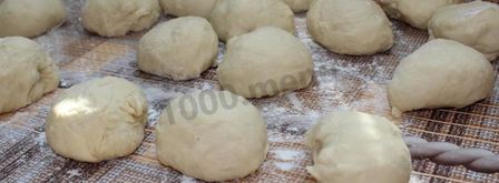 дрожжевые пирожки с ягодами в духовке. Шаг 16