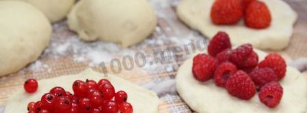 дрожжевые пирожки с ягодами в духовке. Шаг 18