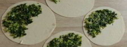 кутабы с зеленью по-азербайджански. Шаг 5