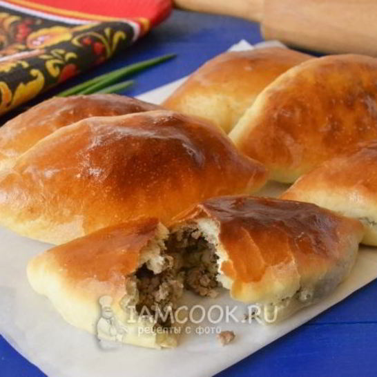 Рецепт печеных пирожков с мясом