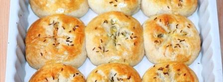 пирожки-булочки на кефире с оливками и зеленью. Шаг 11