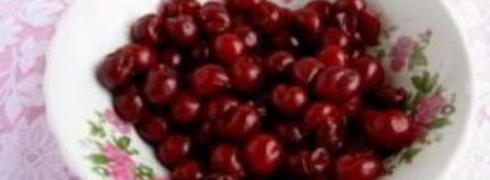 пирожки дрожжевые с вишней. Шаг 4