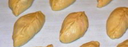 пирожки дрожжевые с вишней. Шаг 8