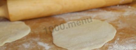 пирожки из готового дрожжевого теста с рисом. Шаг 11