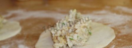 пирожки из готового дрожжевого теста с рисом. Шаг 12