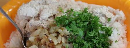 пирожки из готового дрожжевого теста с рисом. Шаг 7