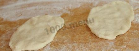 пирожки из готового дрожжевого теста с рисом. Шаг 10