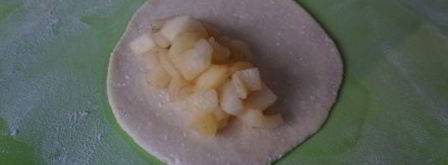 пирожки из творожного теста с яблоками. Шаг 4