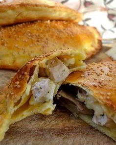 Пирожки с курицей и грибами