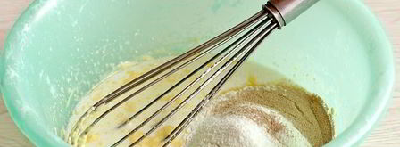 пирожки с вишней из дрожжевого теста. Шаг 6