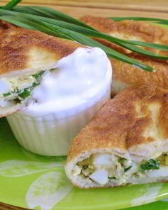 Пирожки с яйцом и зеленью