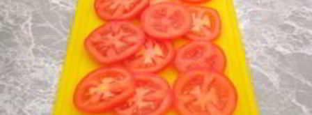 слоеные пирожки с мясом и помидорами. Шаг 2