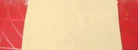 слоеные пирожки с мясом и помидорами. Шаг 4