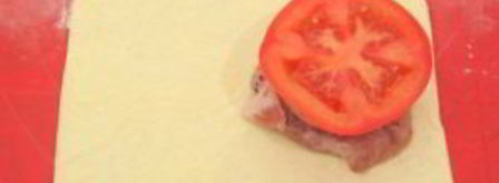 слоеные пирожки с мясом и помидорами. Шаг 7