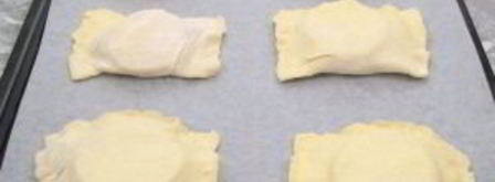 слоеные пирожки с мясом и помидорами. Шаг 10