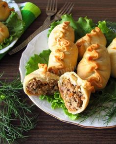 Закусочные пирожки с мясом в духовке