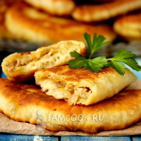Рецепт жареных пирожков с курицей, луком и морковью