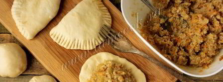 жареные пирожки с курицей, луком и морковью. Шаг 6