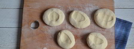 жареные пирожки с мясом на сковороде. Шаг 12