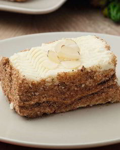 Бисквитное пирожное с белковым кремом