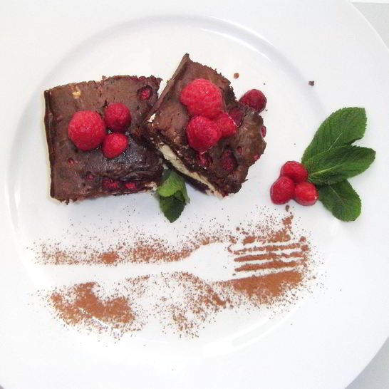 Рецепт малинового мраморного брауни