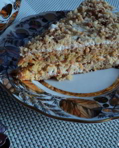 Морковно-ореховое пирожное со сметанным кремом