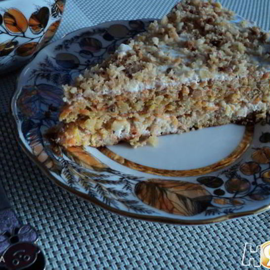 Рецепт морковна-орехового пирожного со сметанным кремом