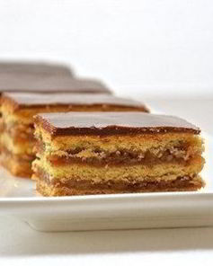 Венгерское абрикосовое пирожное Жербо с орехами