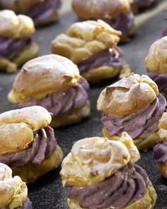 Заварные мини-пирожные с черникой