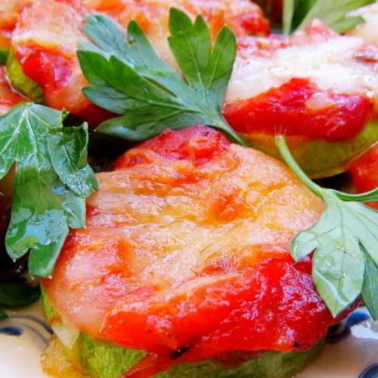 Рецепт мини-пицц на кабачке