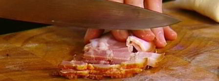 мини-пиццы с грудинкой, помидорами и оливками. Шаг 5