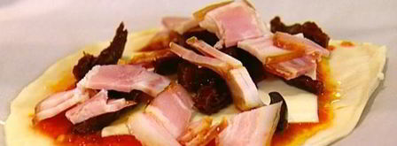 мини-пиццы с грудинкой, помидорами и оливками. Шаг 9